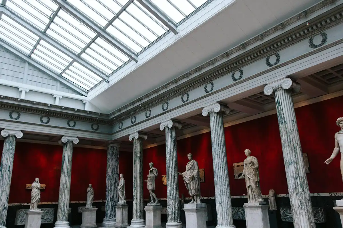 Indenfor på Glyptoteket